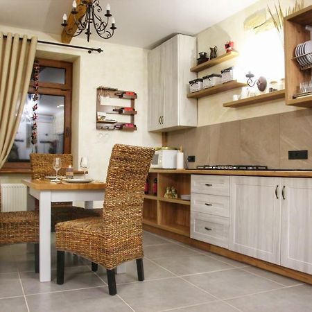 Гетьманські Палати , Старе Місто, 2 Спальні, Балкон-Тераса , 85 М Кв Kamianets-Podilskyi Exterior photo